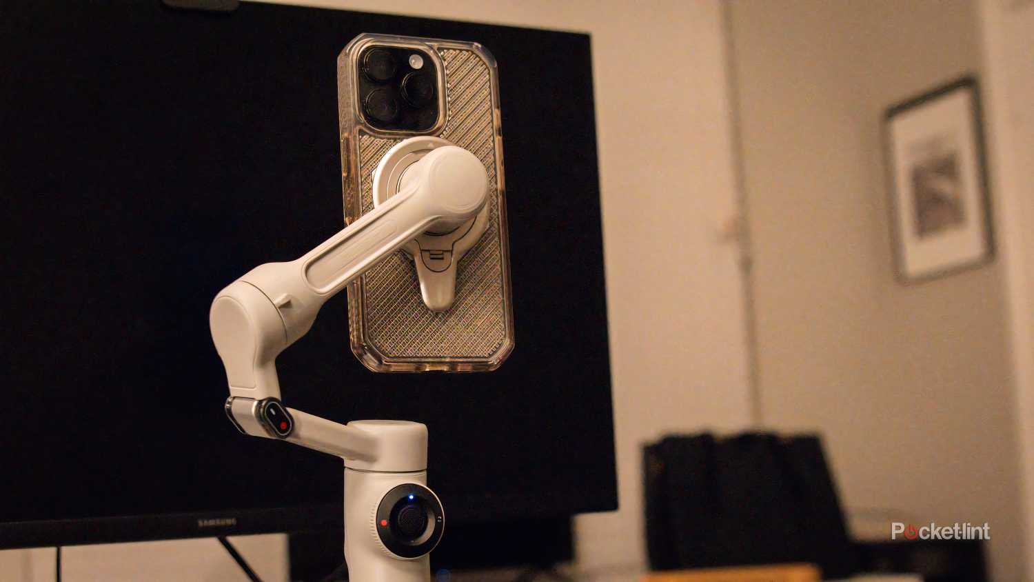 A still photo of the Insta360 Flow 2 from the bottom side