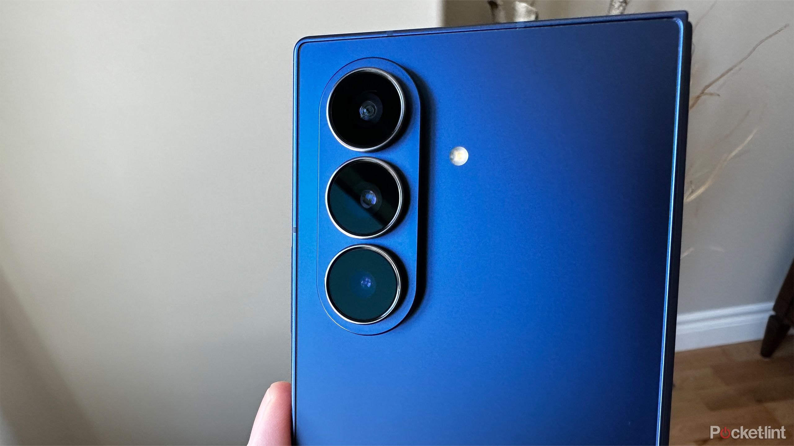 Galaxy Z Fold 7 camera.