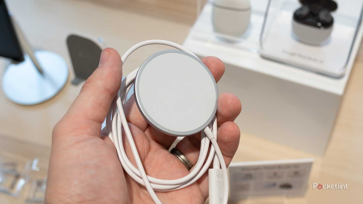 Pixelsnap charger