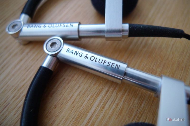 bang olufsen a8 earphones image 3