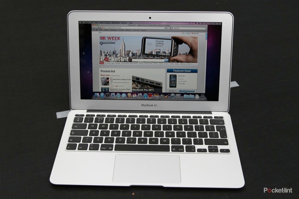 apple macbook air 11 inch 2010 image 3