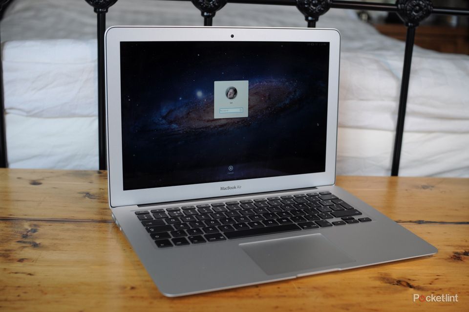 Apple MacBook Air 13-inch (mid-2012)