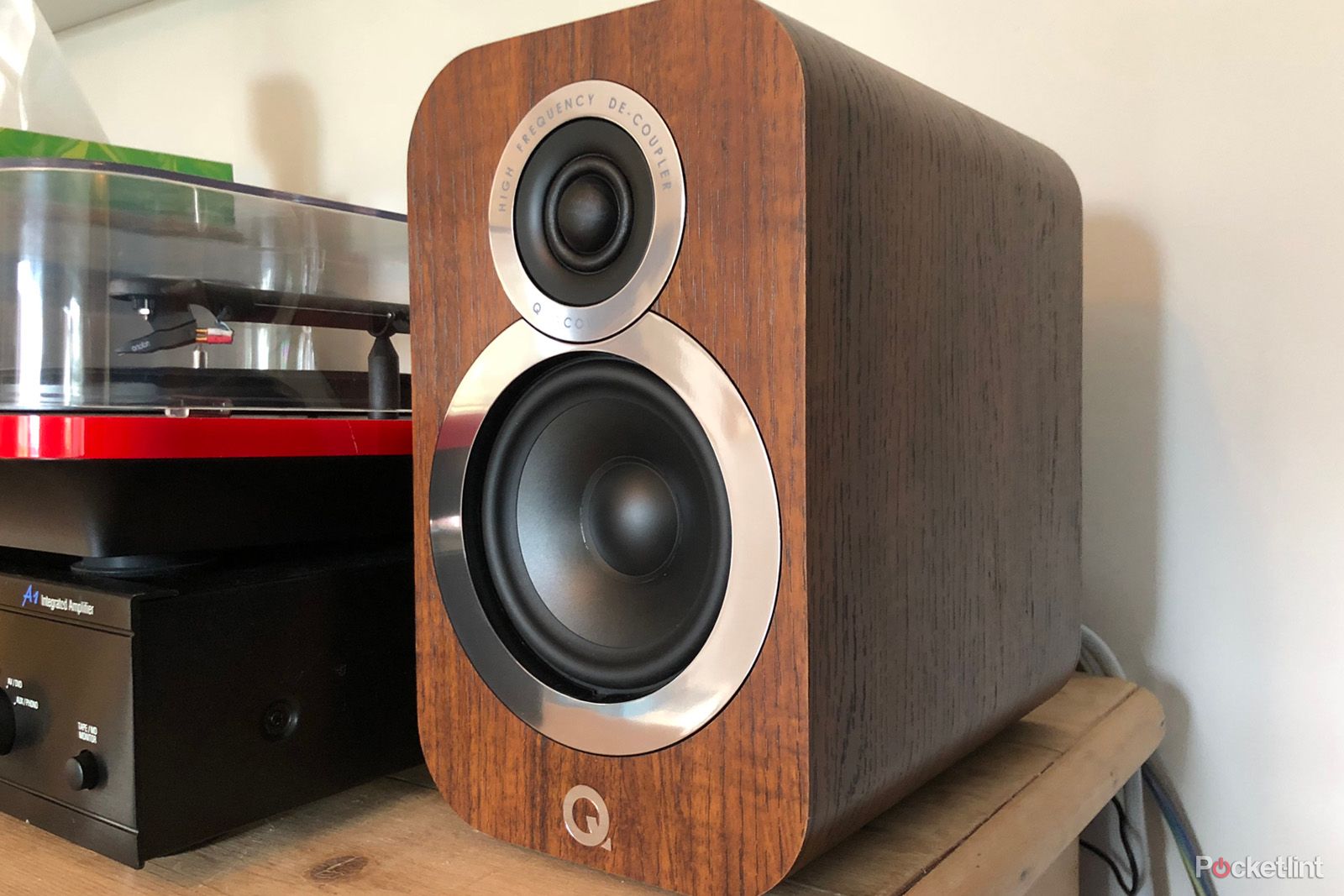 Should you choose passive speakers instead of Bluetooth ones image 1